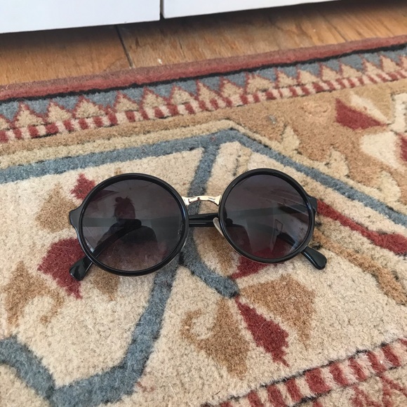 Round Sunglasses - Picture 1 of 3